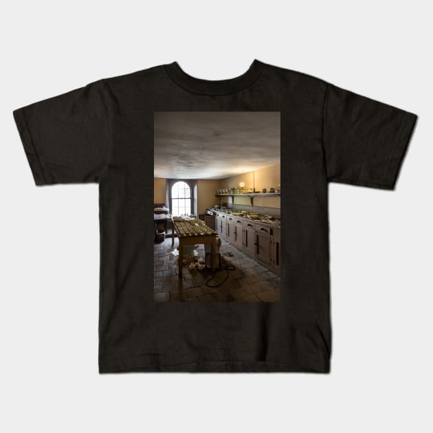 Penrhyn Castle-Kitchen3 Kids T-Shirt by jasminewang